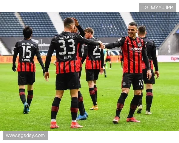 西汉姆联俱乐部：从铁锤帮到欧洲赛场的崛起与辉煌之路