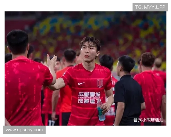 国足备战世预赛联赛焦点对决引发球迷热议新帅战术调整核心球员状态成关键 国足备战世预赛联赛焦点对决引发球迷热议新帅战术调整核心球员状态成关键