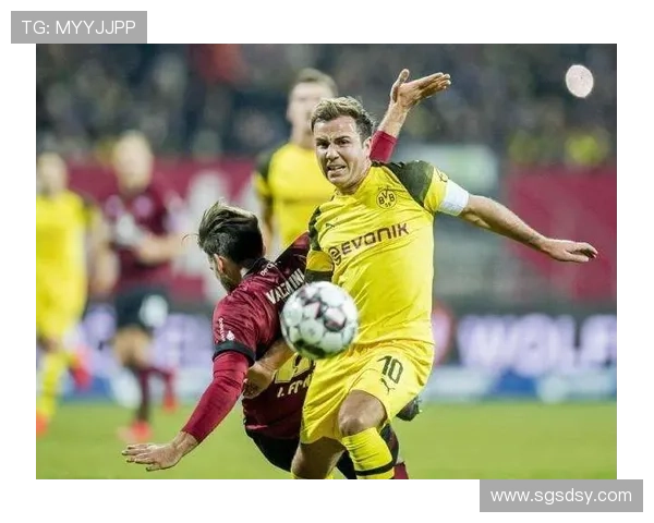 网球赛场风云再起 新星崛起与老将争锋 激烈对决引发球迷热议